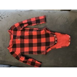 5/$10 Old Navy red/black plaid long sleeve onesie/bodysuit 18-24 months